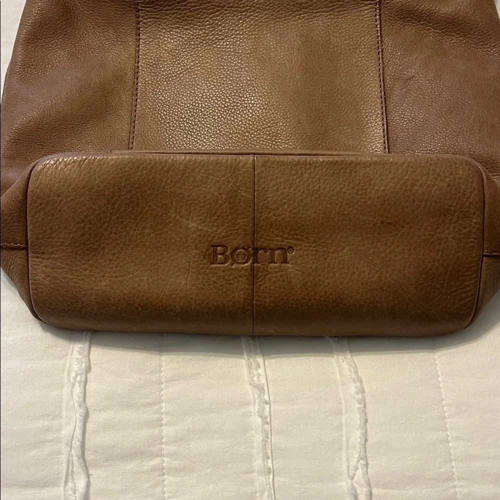 BORN Morley leather crossbody/hobo bag - Picture 6 of 16